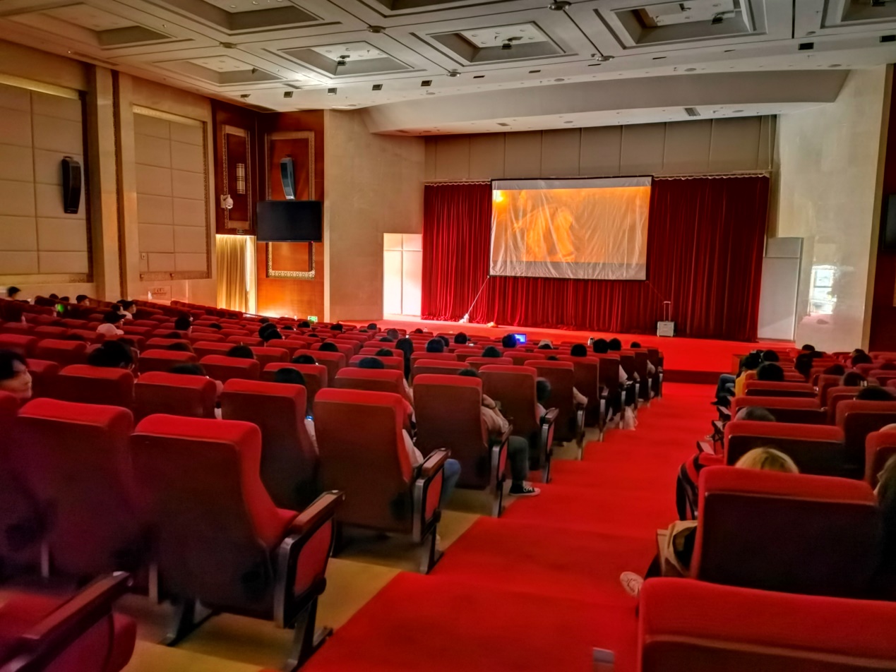 【新闻】经济tyc5997太阳集团组织师生观看民族团结进步电影《红色土司》